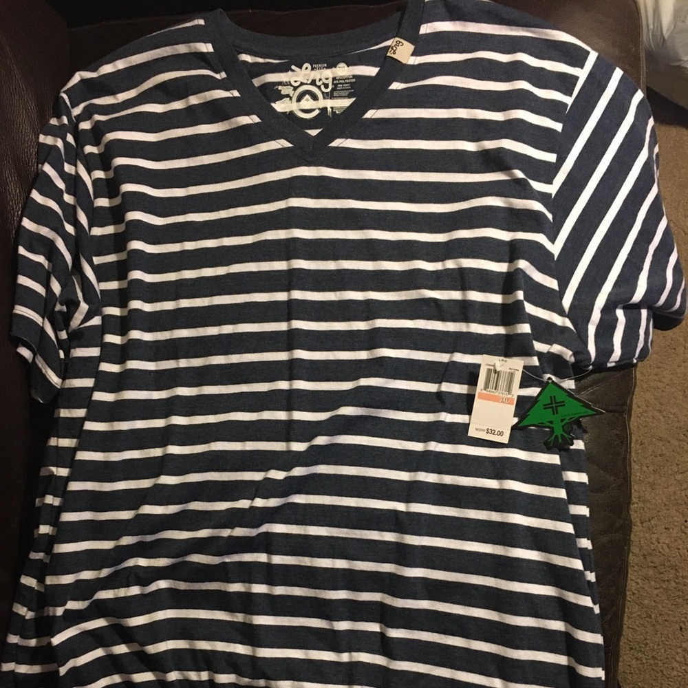 BRAND NEW LRG T shirt